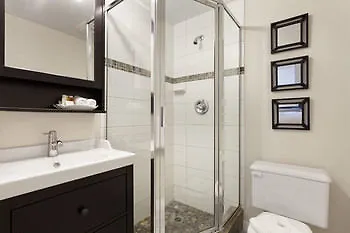 Beautiful Whistler Village Alpenglow Suite Queen Size Bed Air Conditioning Cable And Smarttv Wifi Fireplace Pool Hot Tub Sauna Gym Balcony Mountain Views