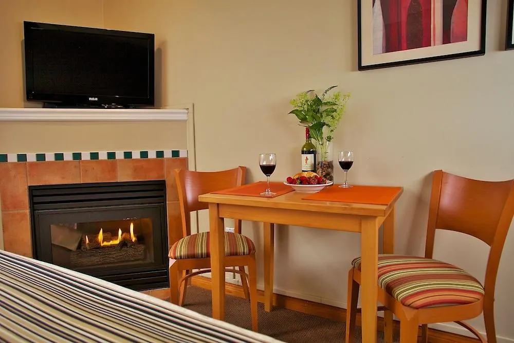 Alpenglow Suite: Whistler Village Mountain Retreat 0*,  Canada