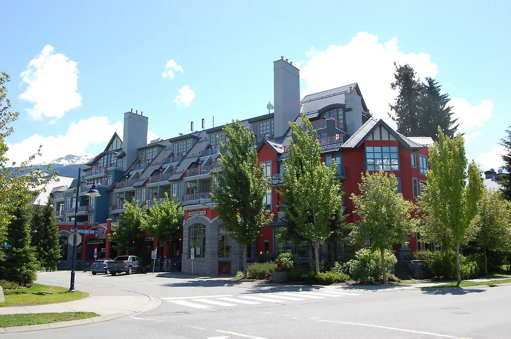 Alpenglow Suite: Whistler Village Mountain Retreat Apartment