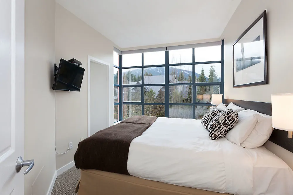 Alpenglow Suite: Whistler Village Mountain Retreat Canada