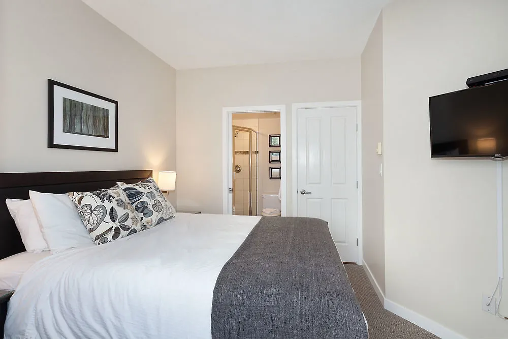 Alpenglow Suite: Whistler Village Mountain Retreat 0*,  Canada