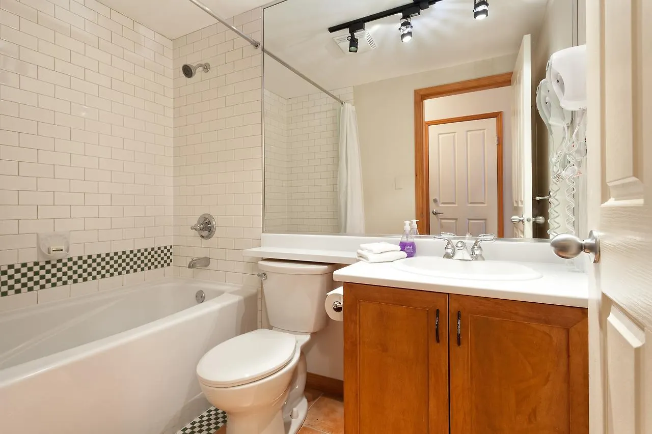 Alpenglow Suite: Whistler Village Mountain Retreat 0*,