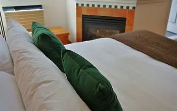 Alpenglow Suite: Whistler Village Mountain Retreat Canada