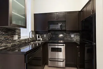 Alpenglow Suite: Whistler Village Mountain Retreat