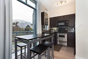 Apartment Alpenglow Suite: Whistler Village Mountain Retreat