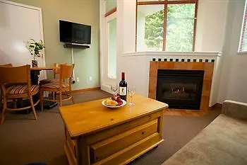 Alpenglow Suite: Whistler Village Mountain Retreat 0*,